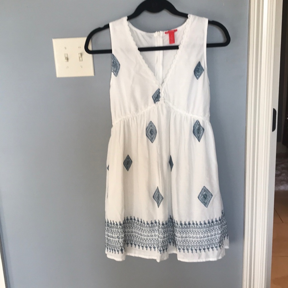 Chelsea and Violet White and Blue Dress
